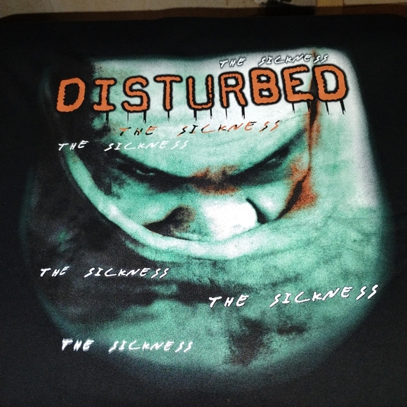 Gildan Disturbed Graphic Tee - Black and Green - Picture 1 of 2
